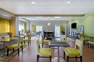 هتل Hampton Inn Huntsville Arsenal/south Pkway