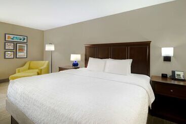 هتل Hampton Inn Huntsville Arsenal/south Pkway