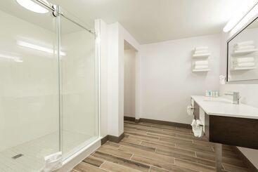 هتل Hampton Inn Indianapolis Downtown Across From Circle Centre