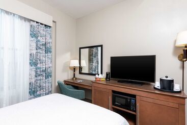 هتل Hampton Inn Indianapolis Downtown Across From Circle Centre