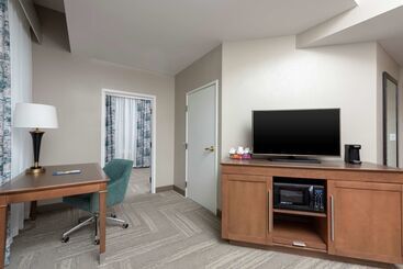 هتل Hampton Inn Indianapolis Downtown Across From Circle Centre
