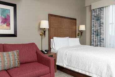 هتل Hampton Inn Indianapolis Downtown Across From Circle Centre