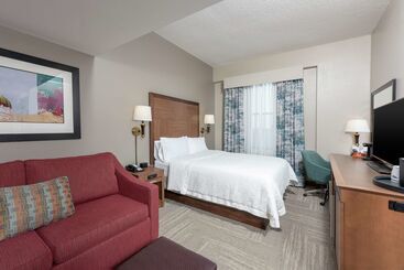 هتل Hampton Inn Indianapolis Downtown Across From Circle Centre