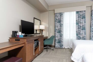 هتل Hampton Inn Indianapolis Downtown Across From Circle Centre
