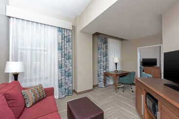 هتل Hampton Inn Indianapolis Downtown Across From Circle Centre