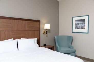 هتل Hampton Inn Indianapolis Downtown Across From Circle Centre