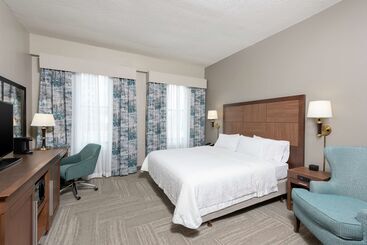 هتل Hampton Inn Indianapolis Downtown Across From Circle Centre
