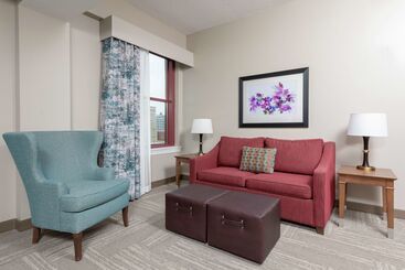 هتل Hampton Inn Indianapolis Downtown Across From Circle Centre