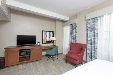 هتل Hampton Inn Indianapolis Downtown Across From Circle Centre