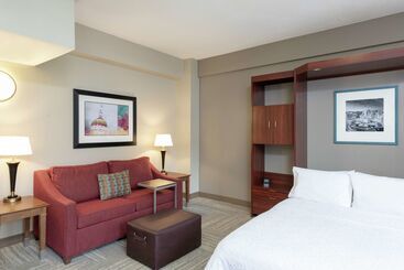 هتل Hampton Inn Indianapolis Downtown Across From Circle Centre