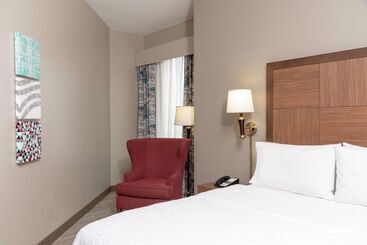 هتل Hampton Inn Indianapolis Downtown Across From Circle Centre