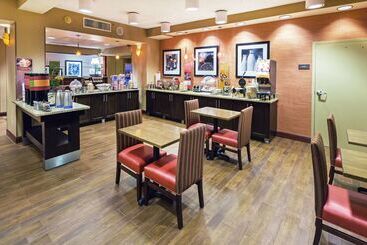 هتل Hampton Inn Jonesboro