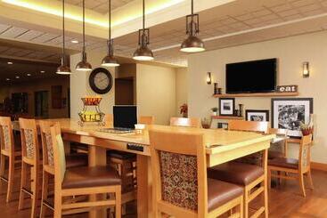 هتل Hampton Inn Kalispell