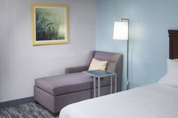 هتل Hampton Inn Kansas Cityliberty