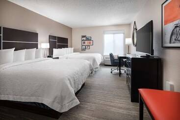 هتل Hampton Inn Loveland