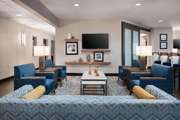 هتل Hampton Inn Loveland
