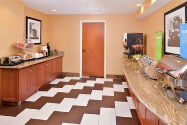 هتل Hampton Inn Martinsburg