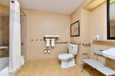 هتل Hampton Inn Martinsburg