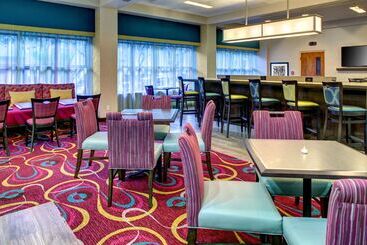 هتل Hampton Inn Miami Coconut Grove/coral Gables