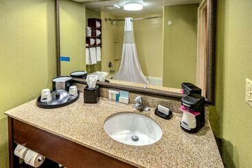 هتل Hampton Inn New Bern