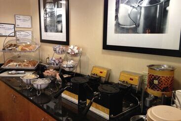 هتل Hampton Inn New Bern