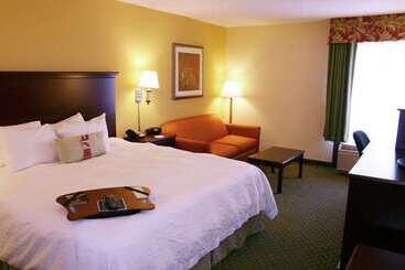 هتل Hampton Inn New Bern