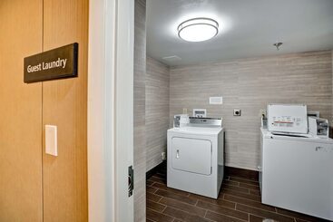 هتل Hampton Inn Norfolk Naval Base