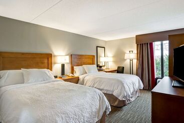 هتل Hampton Inn Norfolk Naval Base
