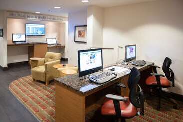 هتل Hampton Inn Pensacola Airport