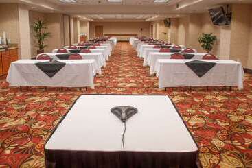 هتل Hampton Inn Pensacola Airport