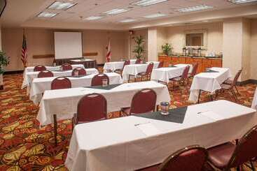 هتل Hampton Inn Pensacola Airport