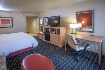 هتل Hampton Inn Pensacola Airport