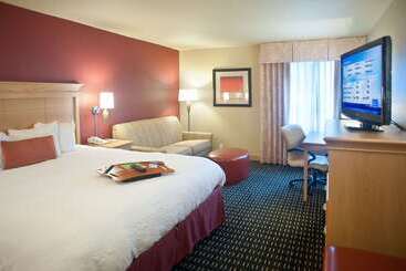 هتل Hampton Inn Pensacola Airport