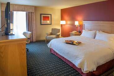 هتل Hampton Inn Pensacola Airport