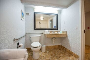 هتل Hampton Inn Pensacola Airport