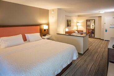 هتل Hampton Inn Pensacola Airport