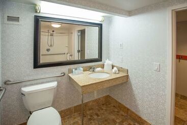 هتل Hampton Inn Pensacola Airport