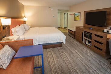 هتل Hampton Inn Pensacola Airport
