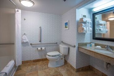 هتل Hampton Inn Pensacola Airport