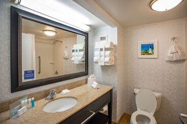 هتل Hampton Inn Pensacola Airport