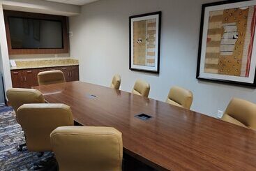 هتل Hampton Inn Pensacola Airport