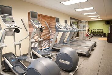 هتل Hampton Inn Pensacola Airport