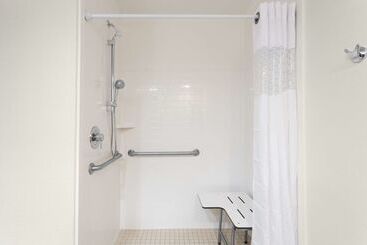 هتل Hampton Inn Pittsburgh/west Mifflin