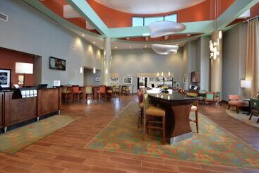 هتل Hampton Inn Raleigh Durham Airport