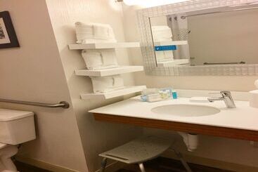 هتل Hampton Inn Sevierville