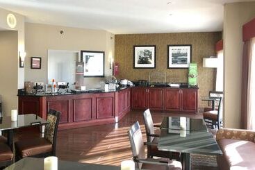 هتل Hampton Inn Sevierville