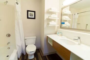 هتل Hampton Inn Sevierville