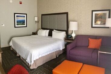 هتل Hampton Inn Sevierville