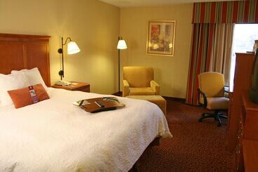 هتل Hampton Inn Sevierville
