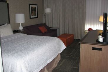 هتل Hampton Inn Sevierville